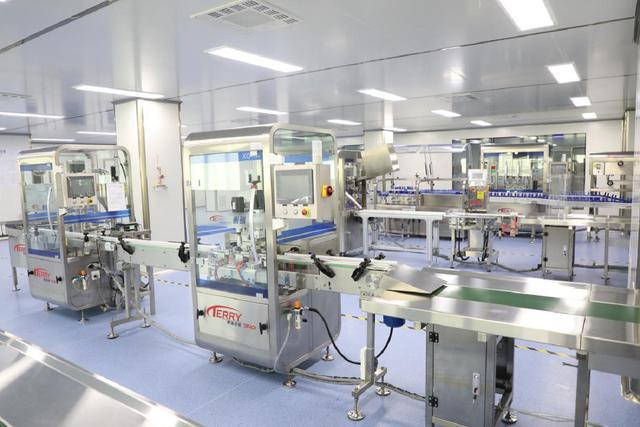 电商协会携众位贵宾莅临多美生物智能工厂指导工作，重点关注CRM客户管理系统